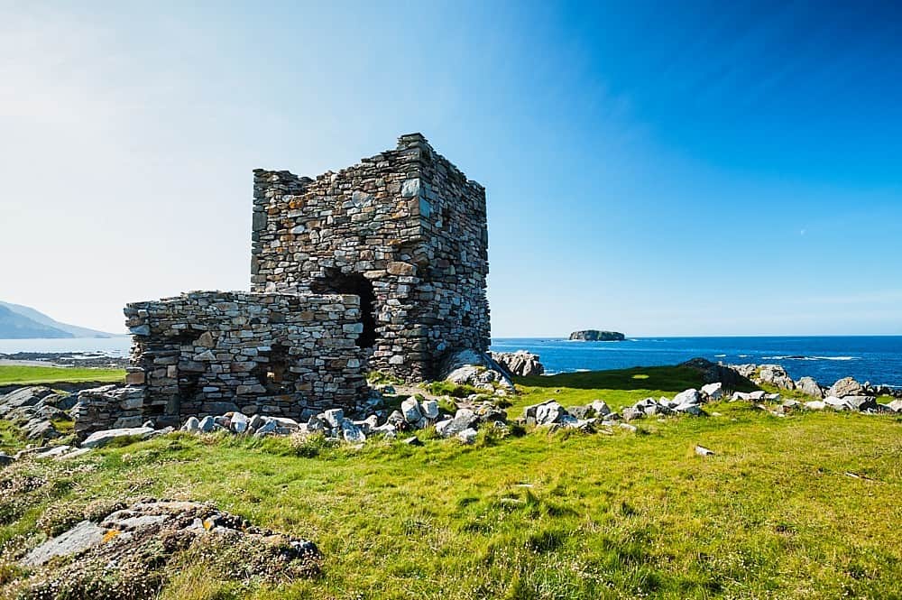 Carrickabraghy Castle